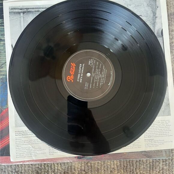 Cyndi Lauper She's So Unusual Vinyl LP 1983 Pop Rock New Wave 12" 33 RPM - Picture 6 of 6